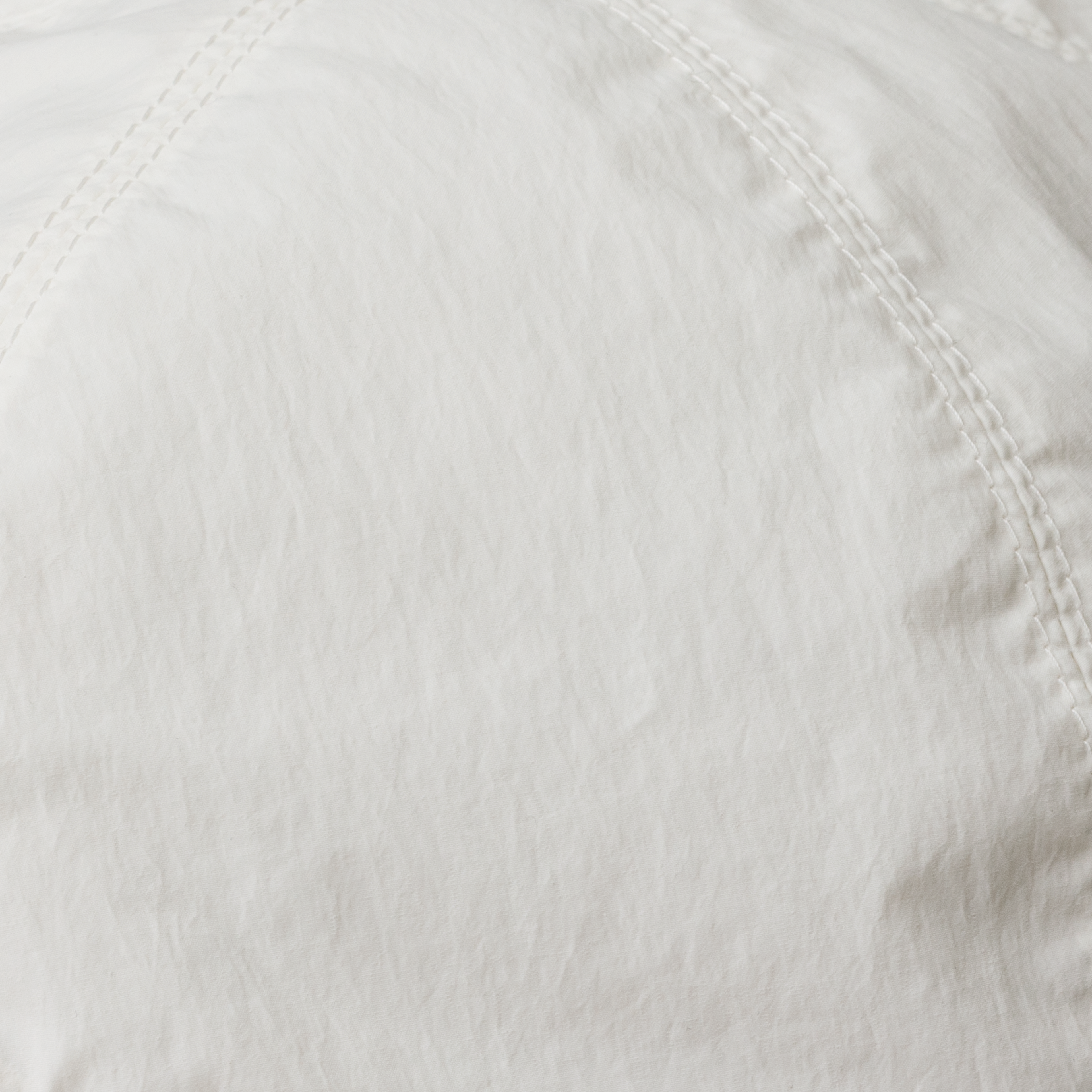 soft 'cap' white/black