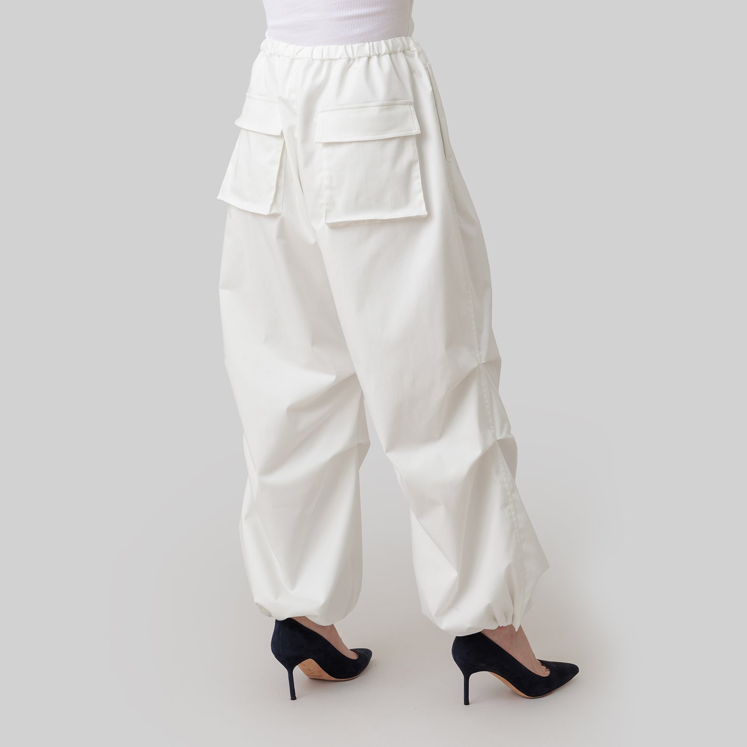 'parachute' low white