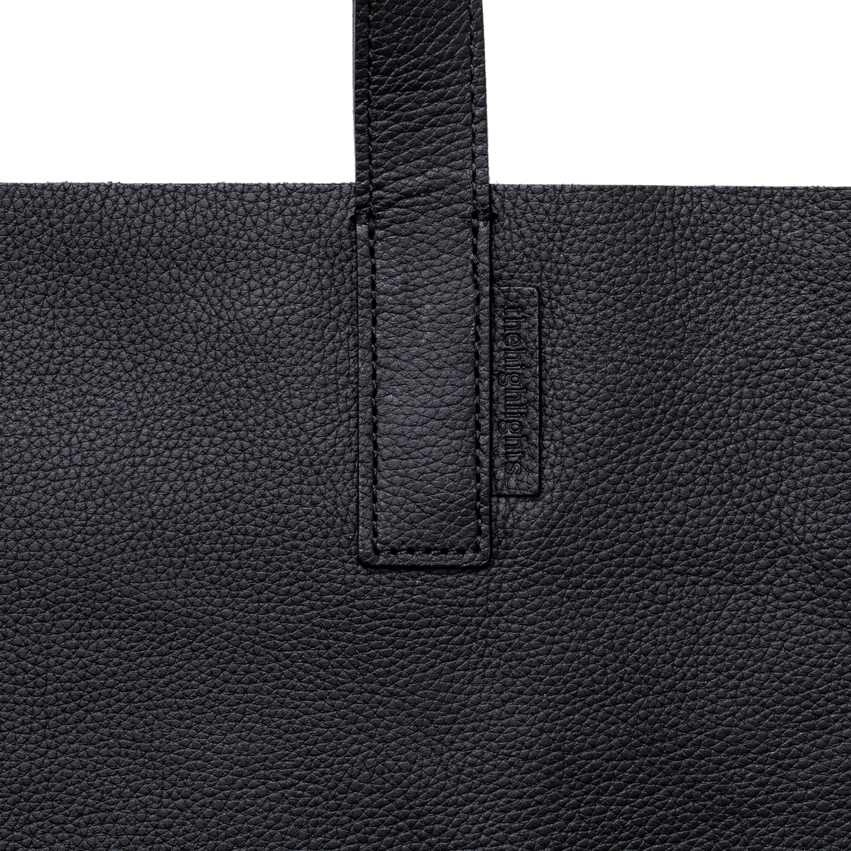 'big' more black［large］