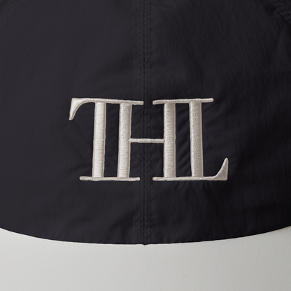 soft 'cap' black/white